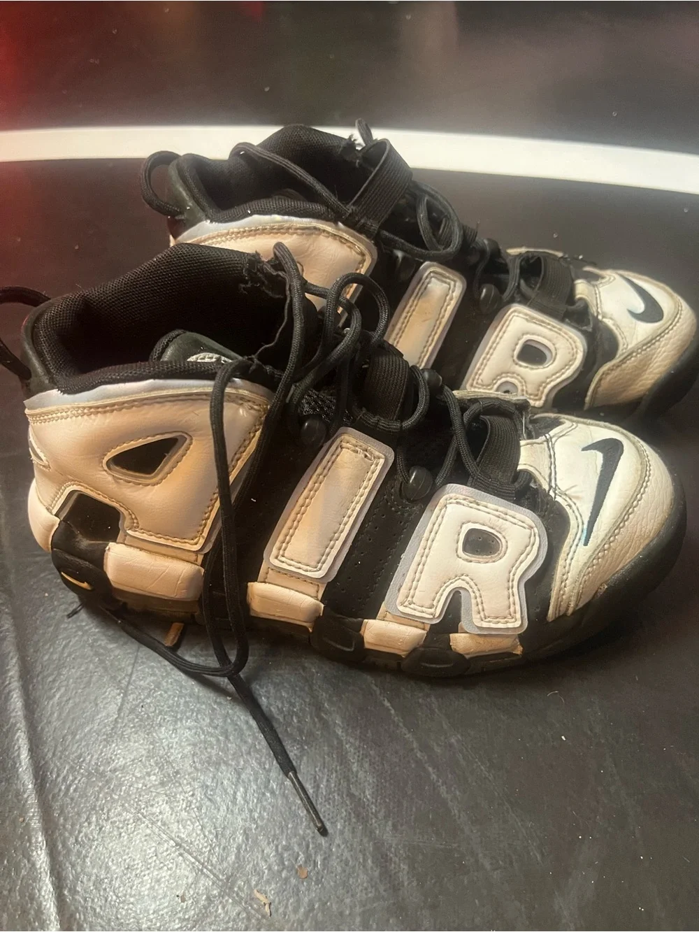 Boys Size 5Y Nike Air More Uptempo basketball sneakers